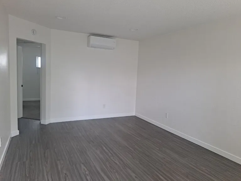 3918 Oregon St — Photo 3