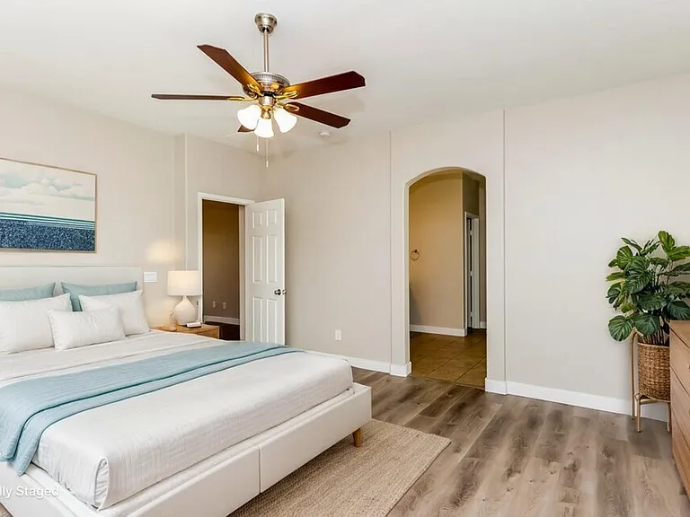 9623 Vega Carpio Ave — Photo 11