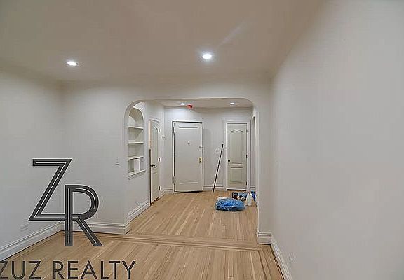 4th image of 402 Ocean Pkwy #4