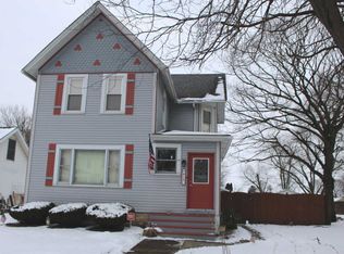 415 S 3rd St, Peotone, IL 60468