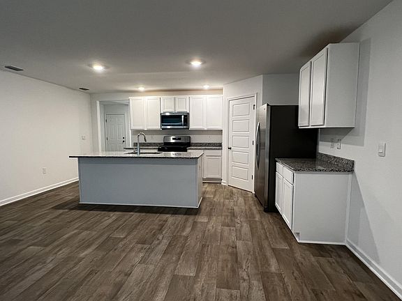 5th image of 13580 Cannes Ct