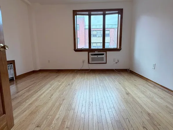 720a Leonard Street image 1 of 2