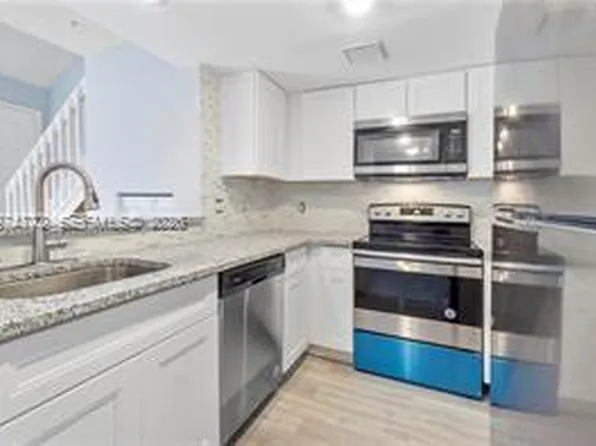 2024 Champions Way, North Lauderdale, FL 33068