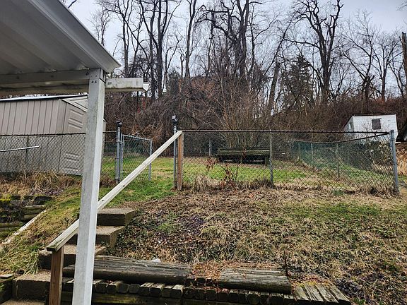 2nd image of 1946 Kiralfy Ave