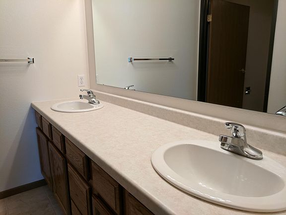 5th image of 1630 Dakota Dr N APT 204