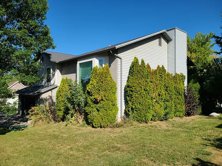 1555 E Antelope Dr — Photo 3