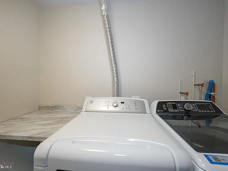 1640 Oakwood Dr #W-216 — Photo 39