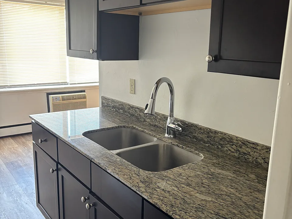3200 Minnehaha Ave #103