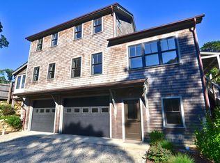 40 Pankhanne St, Oak Bluffs, MA 02557