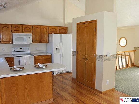 3rd image of 2104 Queen Dr