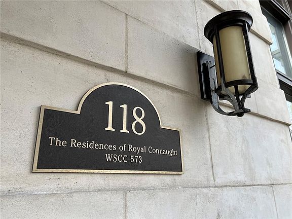 4th image of 118 King St E #307