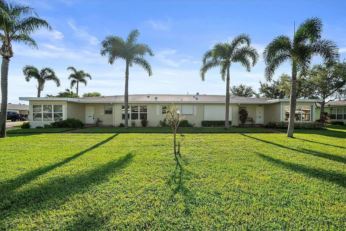 1 bed, 1.5 bath, 882 sqft, $1,600 — Photo 2