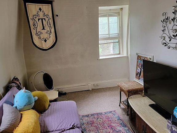 Living Room 1/3