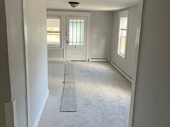 5th image of 116 Lowell St Floor 1