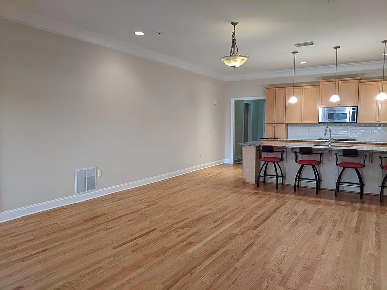 2929 McGee Trfy #406 — Photo 8