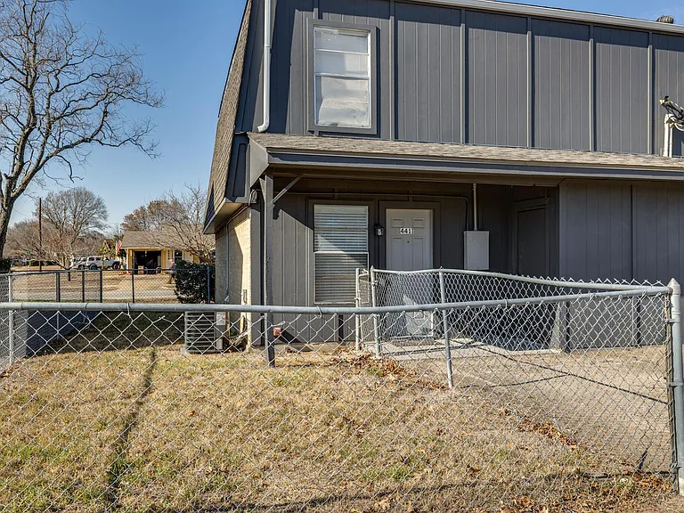 441 SW Thomas St #D — Photo 25