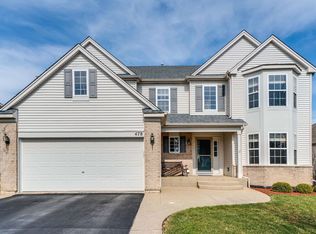 478 W Highplains Rd, Round Lake, IL 60073