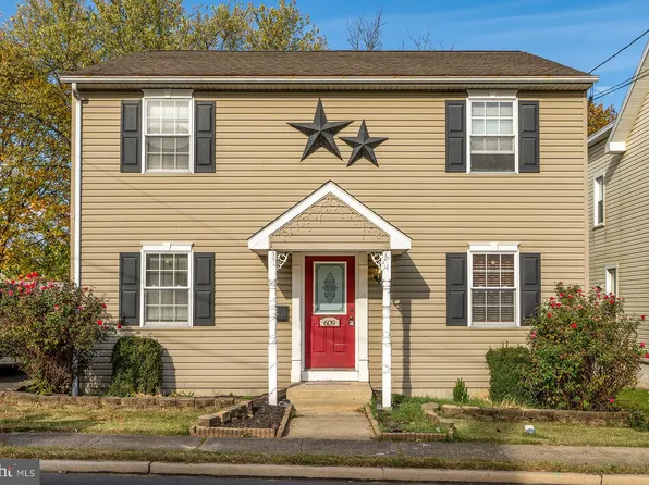 609 W 1st St, Birdsboro, PA 19508