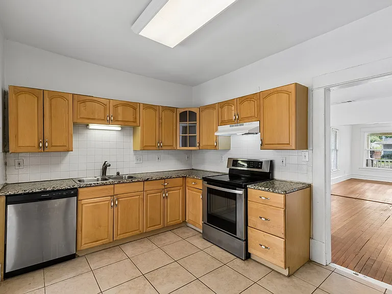 5505 Richard Ave — Photo 9