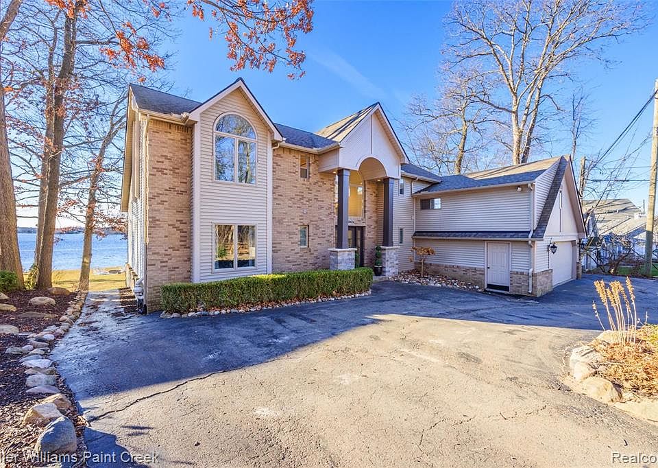 365 Baywood, Leonard, MI 48367 Zillow