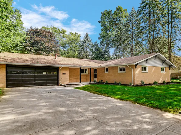 305 Shady Ln, Kouts, IN 46347
