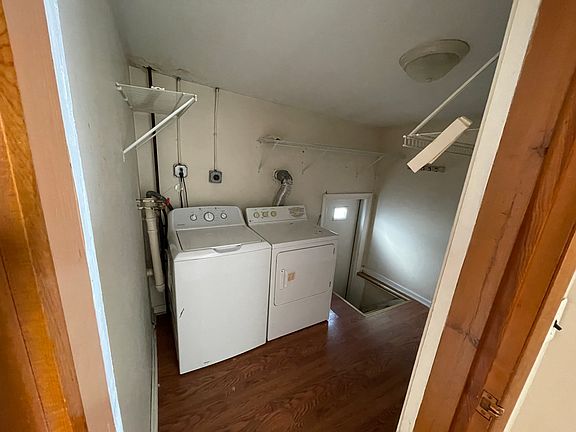 3rd image of 44 Vreeland Ave Floor 1