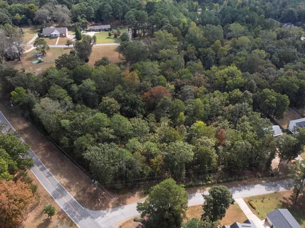 8600 Lake Dr #25, Bessemer, AL 35022