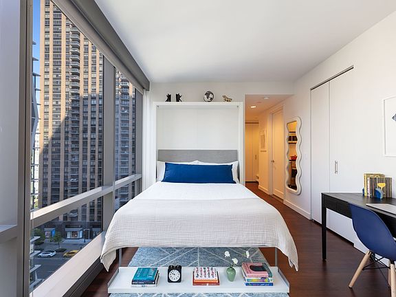 3rd image of 200 W 67th St APT 4C
