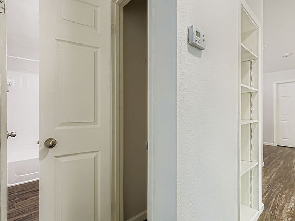 4th image of 511 Greenlawn Blvd #511
