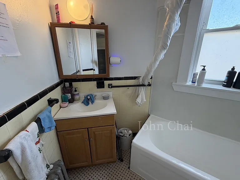 70 Chiswick Rd #9 — Photo 26