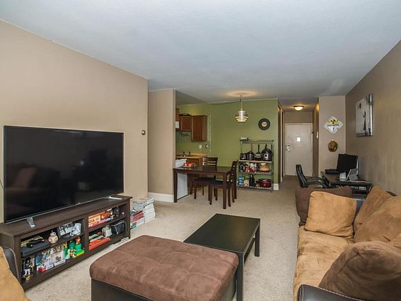 4th image of 504 Franklin Ave W #2F
