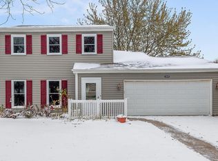 2S091 Salem Ct, Warrenville, IL