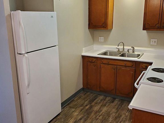 4th image of 2221 63rd St #202