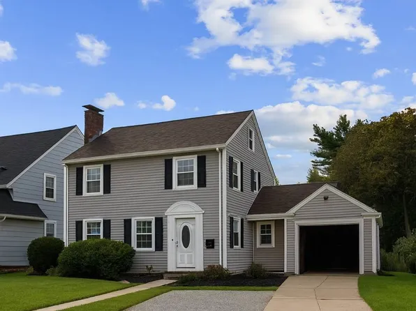 449 Pawtucket Ave, Rumford, RI 02916