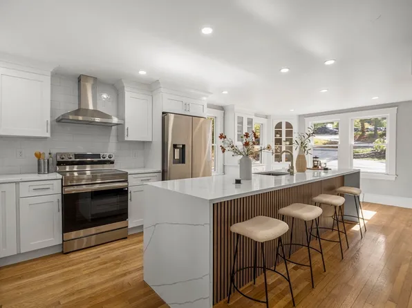 248 Highland St, Marshfield, MA 02050