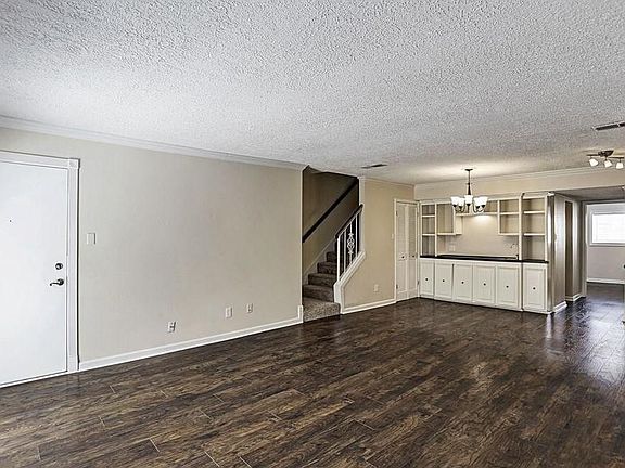 3rd image of 559 N Post Oak Ln #559