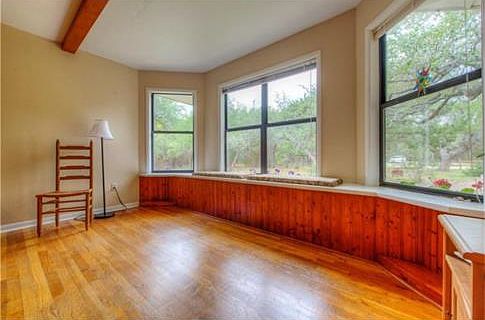 4th image of 2820 Oak Haven Cir