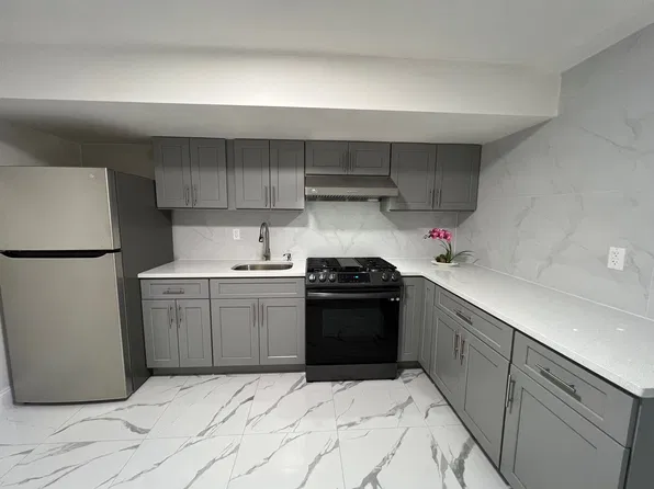 5930 157th St, Flushing, NY 11355