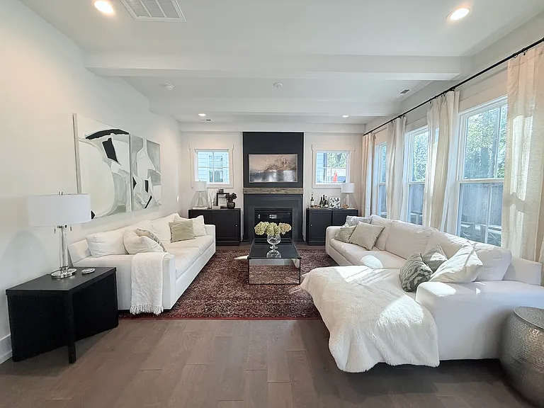 5224 Lynnville Ave — Photo 9