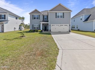 605 High Tide Dr, Sneads Ferry, NC 28460