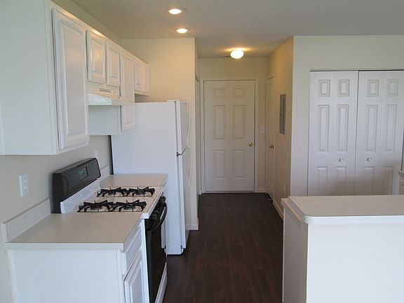 Spacious enough for 2 cooks!