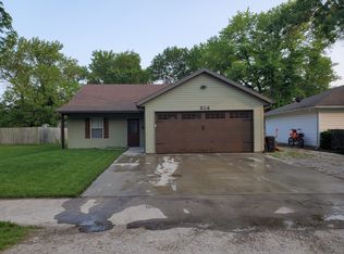 214 W Sims St, Centralia, MO 65240