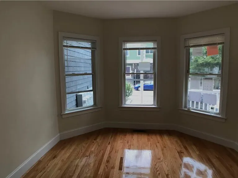 327 Highland Ave #5 — Photo 5