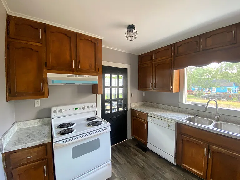 1412 Montview Rd — Photo 8
