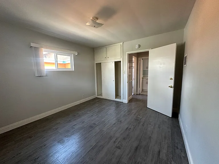 285 N Holliston Ave — Photo 5