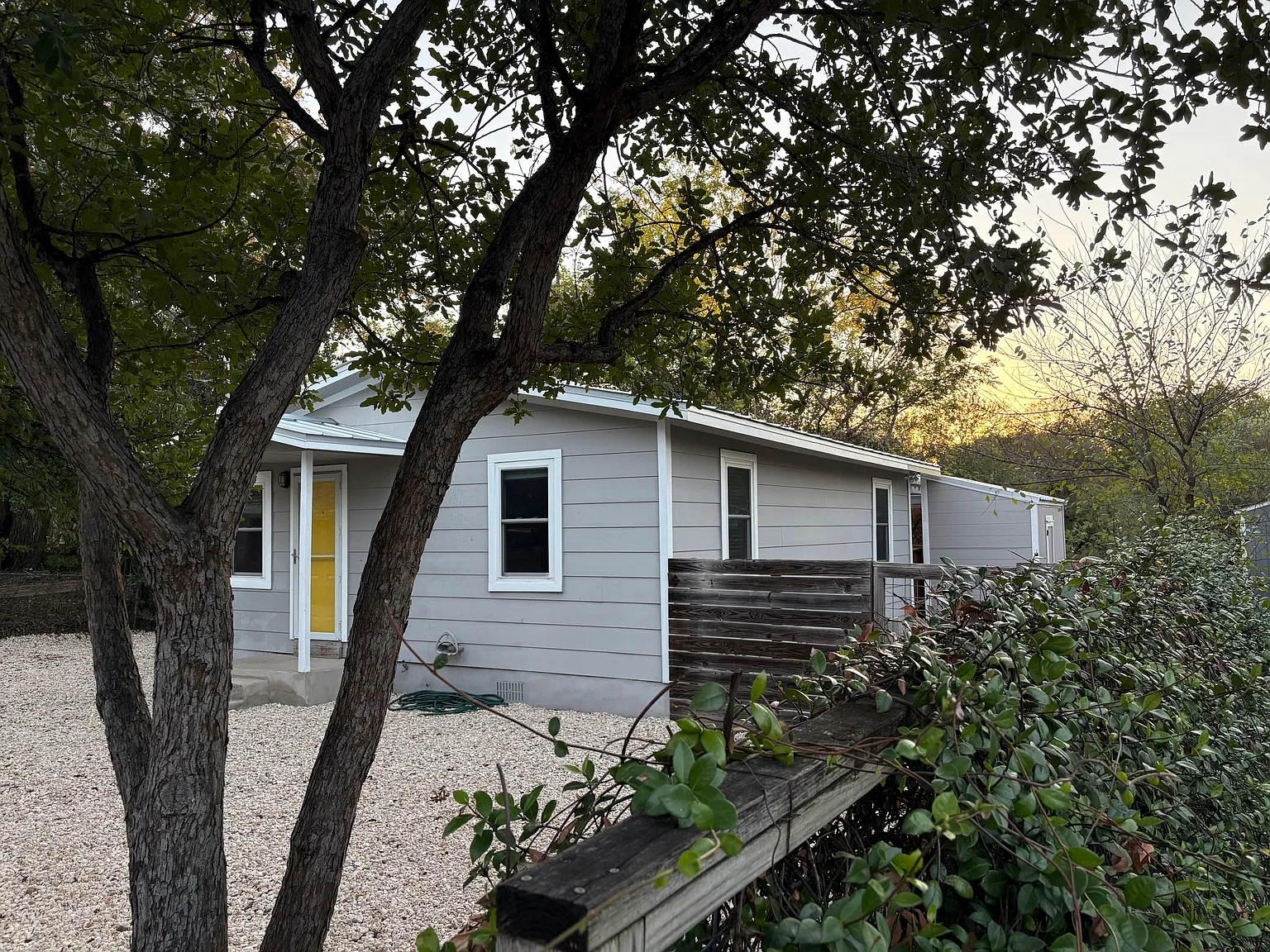 2 bed, 672 sqft, $2,200 — Photo 1