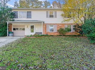 6713 Greenview Ln, Springfield, VA 22152