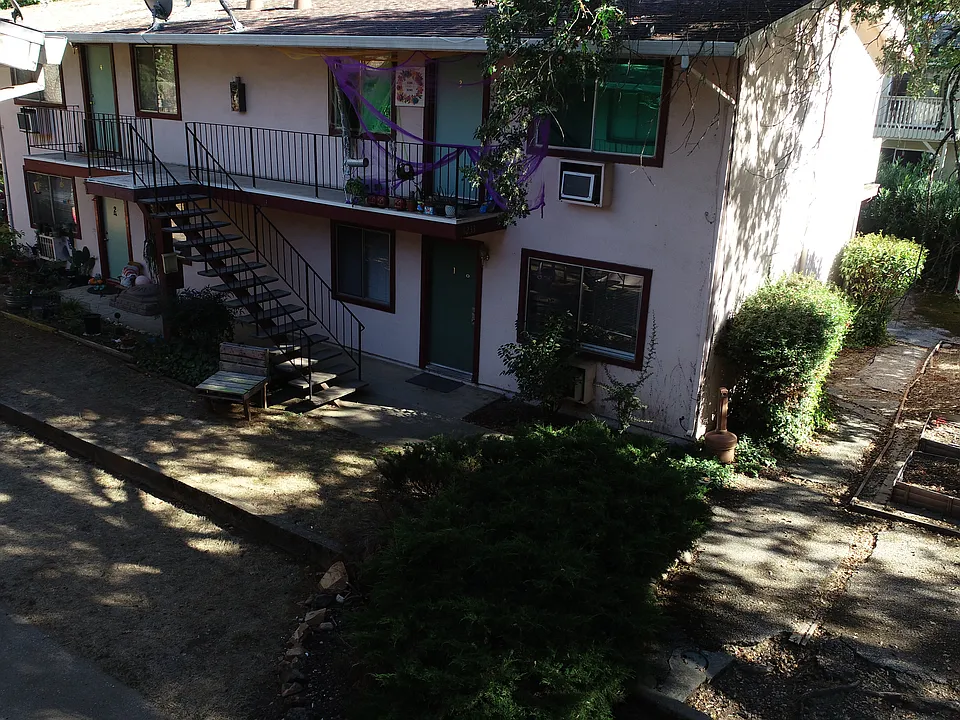 Building Photo 3