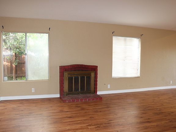 3rd image of 6858 Bullock Dr