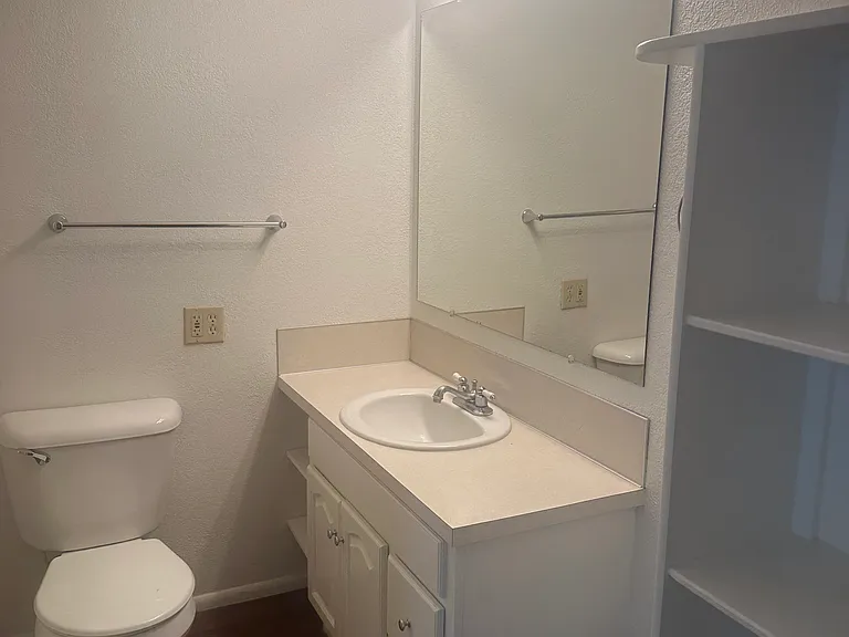 2520 Wisconsin Ave — Photo 8